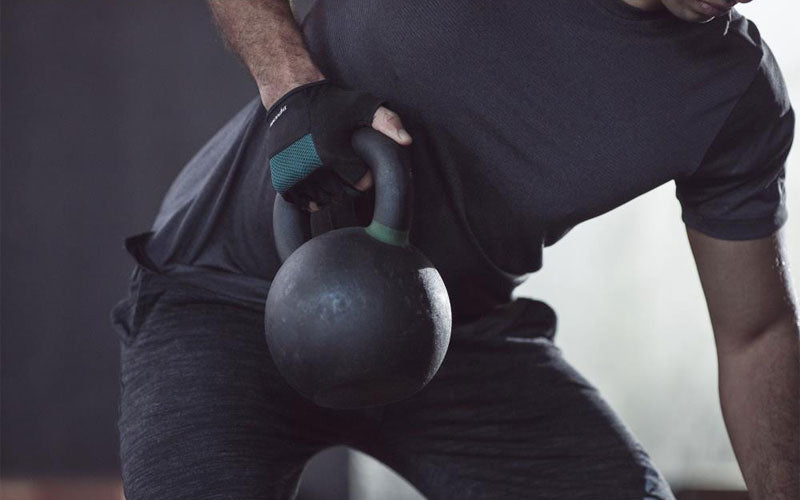 https://www.workoutforless.co.uk/cdn/shop/files/weight-lifting-gloves-kettlebell_460x@2x.jpg?v=1649605248